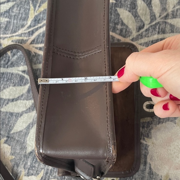 Brown Leather Bag Crossbody Top Handle Silver Accents Like New Flap Turn lock - Picture 15 of 15